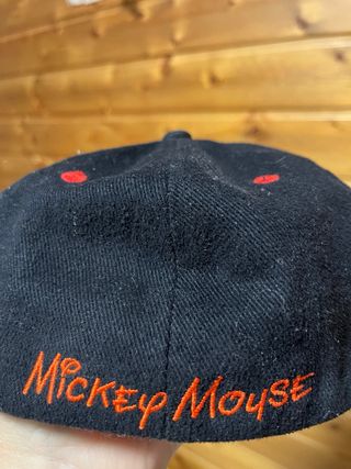 2 Gorras Negras Mickey Mouse y Las Vegas