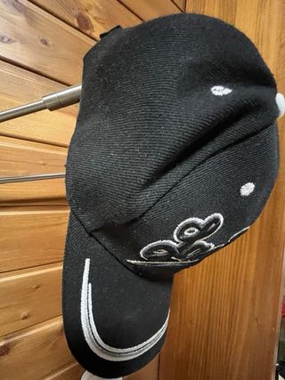 2 Gorras Negras Mickey Mouse y Las Vegas