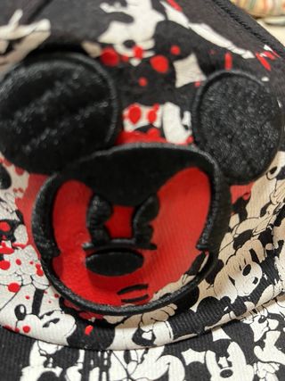 2 Gorras Negras Mickey Mouse y Las Vegas