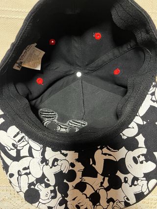 2 Gorras Negras Mickey Mouse y Las Vegas