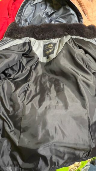 Chaquetón acolchado azul. Trenka