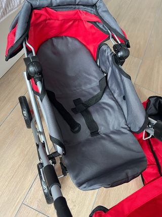 Carrito de muñecas Mimittos rojo y gris