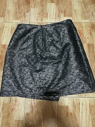 Falda metalizada negra para fiestas