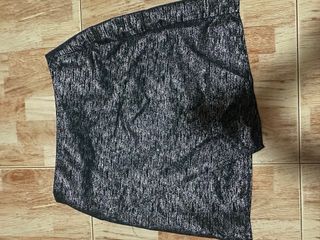 Falda metalizada negra para fiestas
