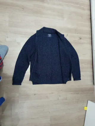 Jersey azul con cremallera