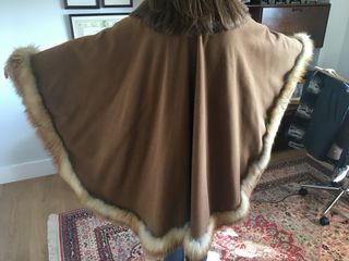 Capa de pelo de camello  y piel zorro talla única