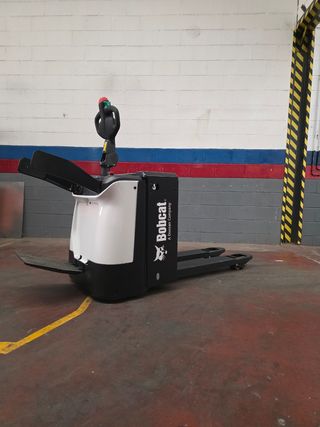 Traspaleta electrica BOBCAT