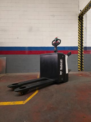 Traspaleta electrica BOBCAT