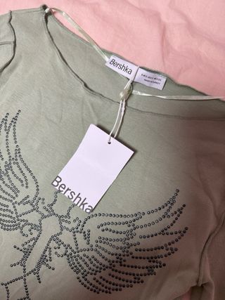 Camiseta Bershka manga larga con estampado