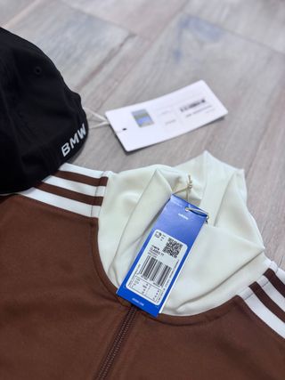 Chaqueta Adidas Adicolor Talla M + Gorra Negra