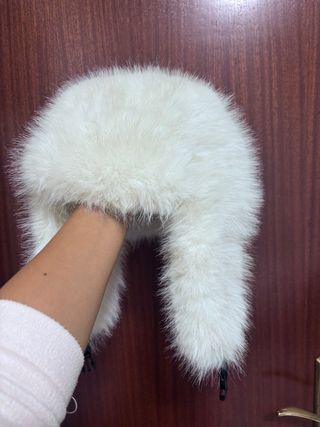 Gorro de pelo blanco