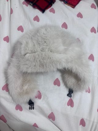 Gorro de pelo blanco