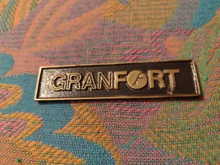 Conjunto sofás 3+2, cuadro y mesas de cristal