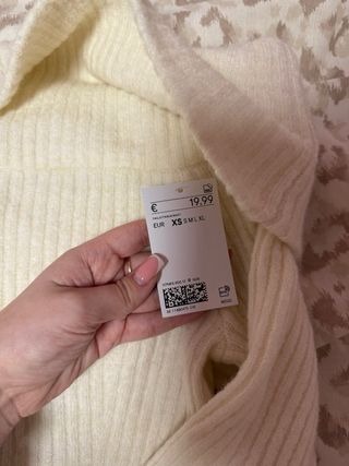 Jersey de hombros descubiertos de H&M XS