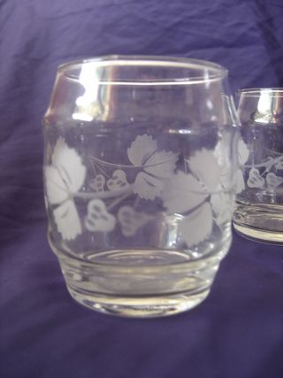 Ponchera de cristal con vasos grabados