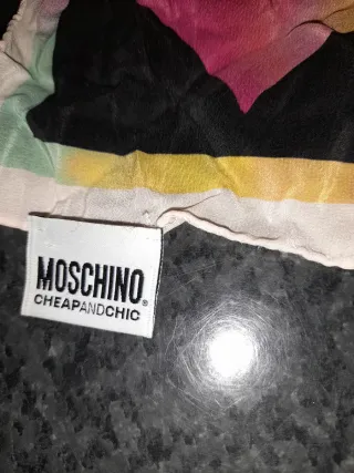 Foulard Moschino Cheap and Chic in seta