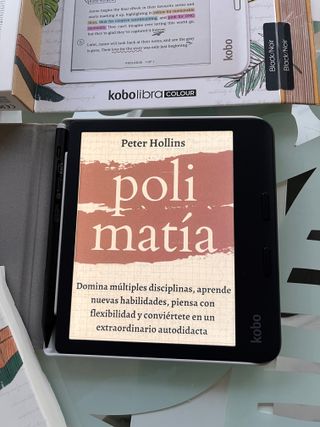 Kit completo Kobo Libra Colour con penna e 2 custodie