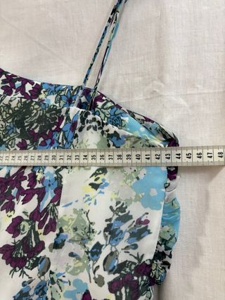 Vestido de fiesta floral asimétrico