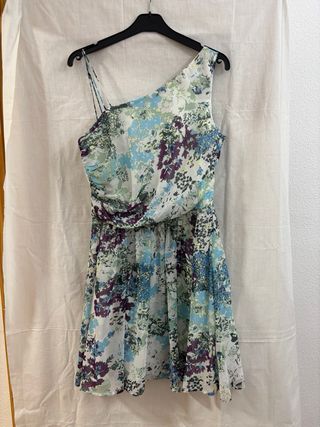 Vestido de fiesta floral asimétrico