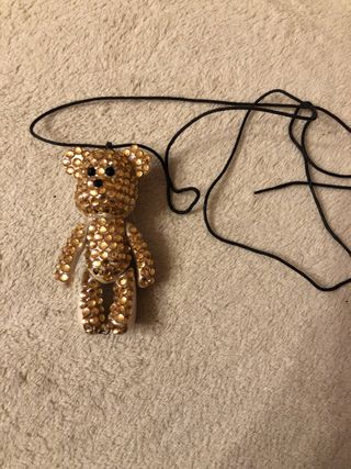 Colgante oso con pedrería dorada