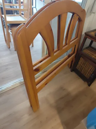 Cabecero de madera de pino