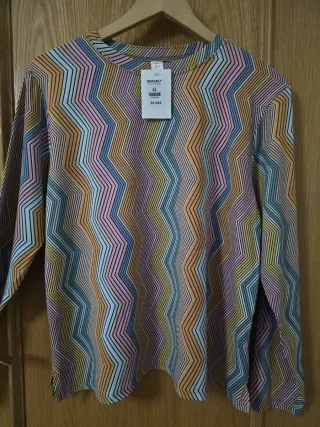 CAMISETA CON ETIQUETA TALLA XL