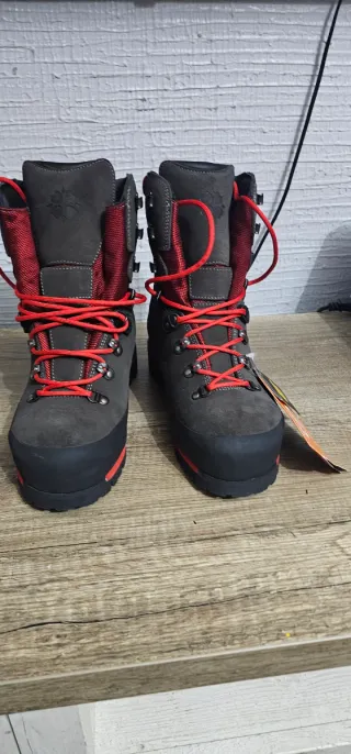 Botas de Montaña Talla 41 Nuevas