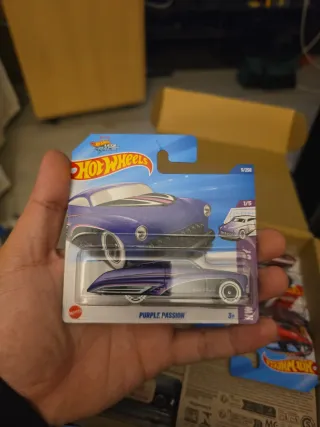 Hot Wheels Purple Passion