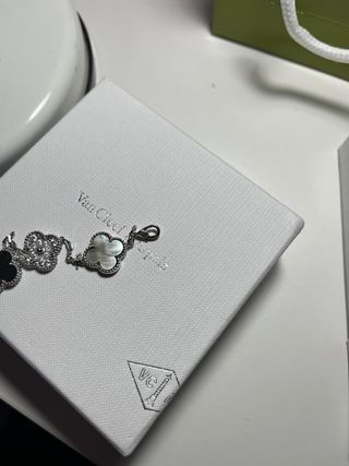 Conjunto Van Cleef & Arpels: Pulsera y Collar