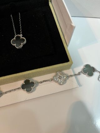 Conjunto Van Cleef & Arpels: Pulsera y Collar