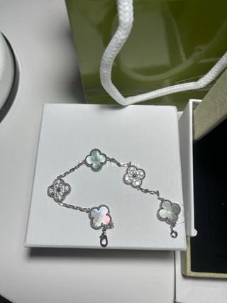 Conjunto Van Cleef & Arpels: Pulsera y Collar