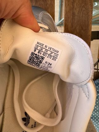 Zapatillas Adidas Gazelle Plata y Blanco