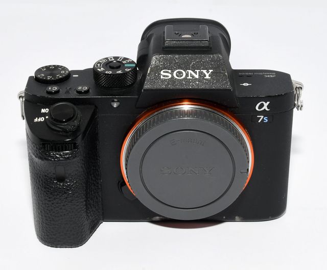 Cámara Sony A7S II + Caja Metálica