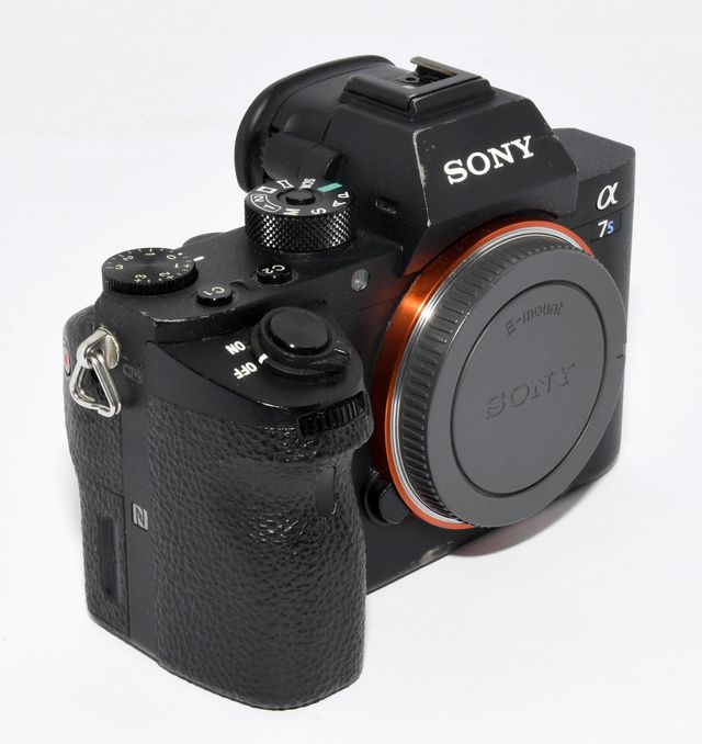 Cámara Sony A7S II + Caja Metálica