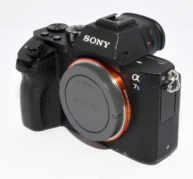 Cámara Sony A7S II + Caja Metálica