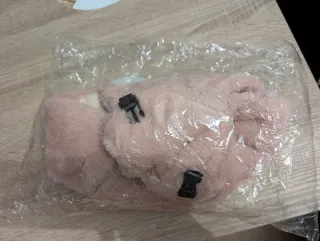 Gorro de pelo rosa con orejeras