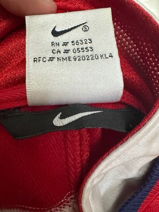 Chaqueta Nike Roja y Blanca