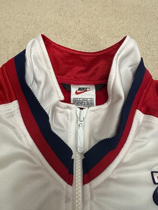 Chaqueta Nike Roja y Blanca