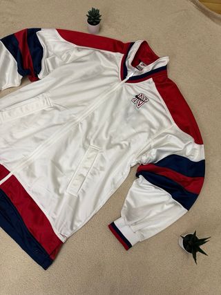 Chaqueta Nike Roja y Blanca