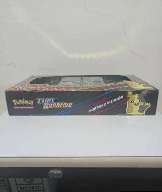 Caja Pokémon Cenit Supremo, (Morpeko V-Unión).