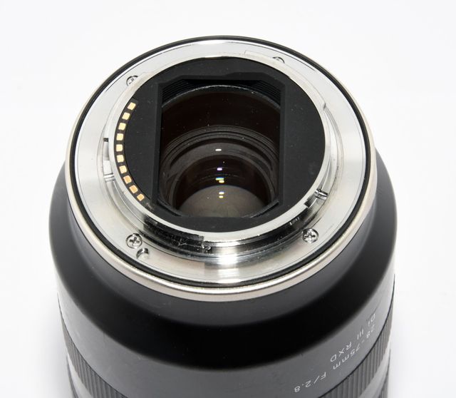 Objetivo Tamron 28-75mm f/2.8 Di III Sony E