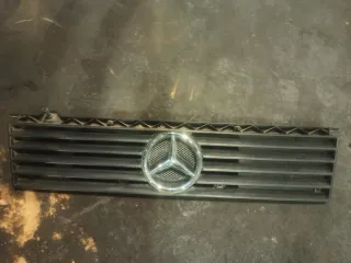 Rejilla Mercedes MB