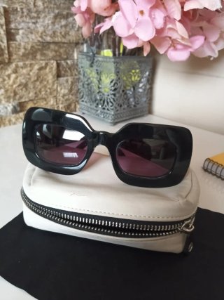 Gafas de sol Bimba y Lola negras y funda