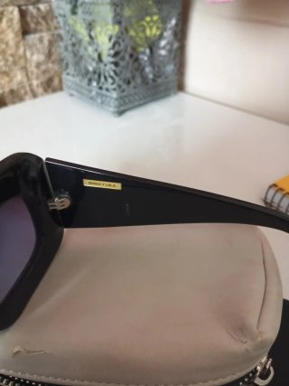 Gafas de sol Bimba y Lola negras y funda