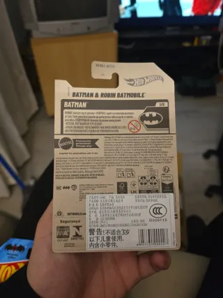 Hot Wheels Batman & Robin Batmobile 1/5