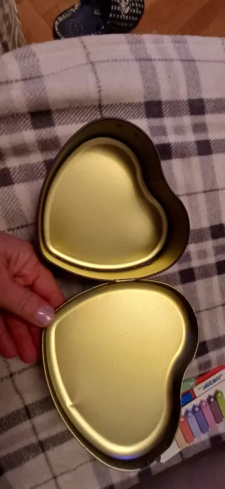 Lote joyero Santoro y 2 cajas metálicas.