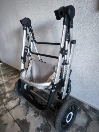 Cochecito de bebé evolutivo cuna/silla. Negociable