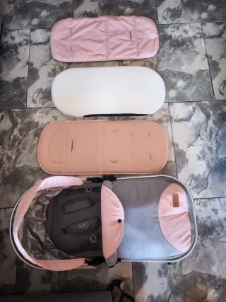 Cochecito de bebé evolutivo cuna/silla. Negociable