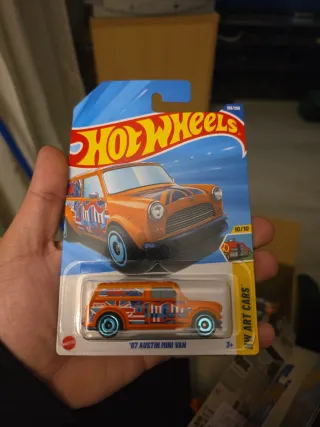 Hot Wheels '67 Austin Mini Van Naranja