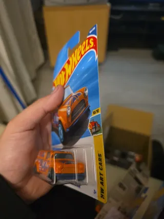Hot Wheels '67 Austin Mini Van Naranja